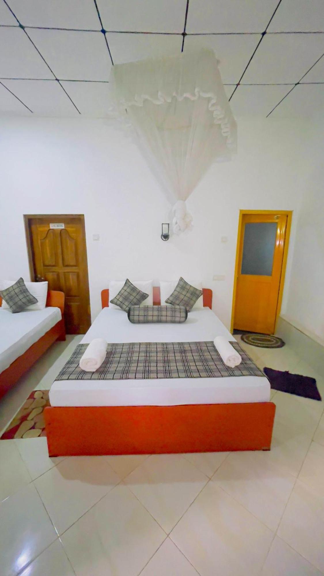 White Eagle Hotel Sigiriya Esterno foto