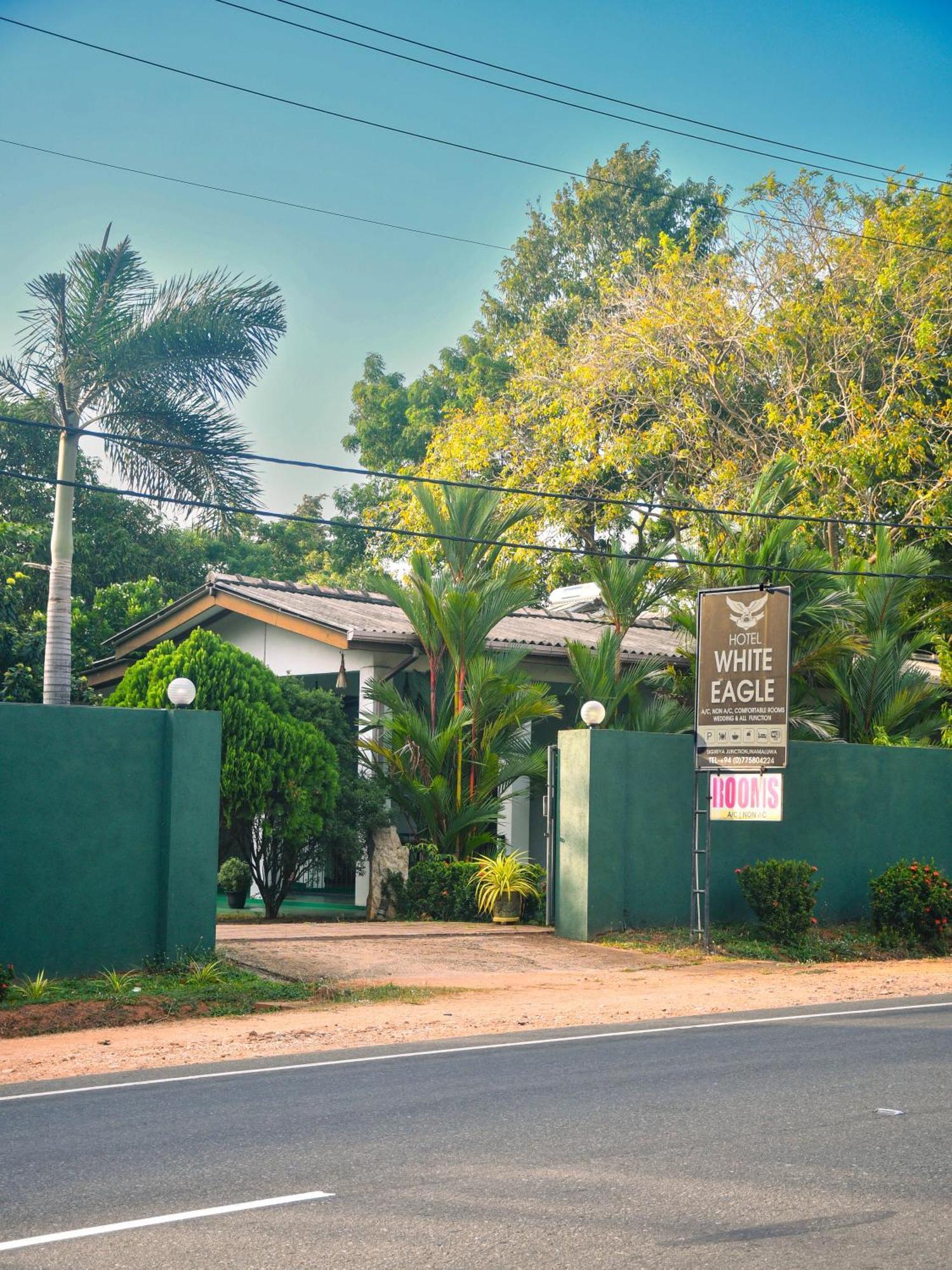 White Eagle Hotel Sigiriya Esterno foto