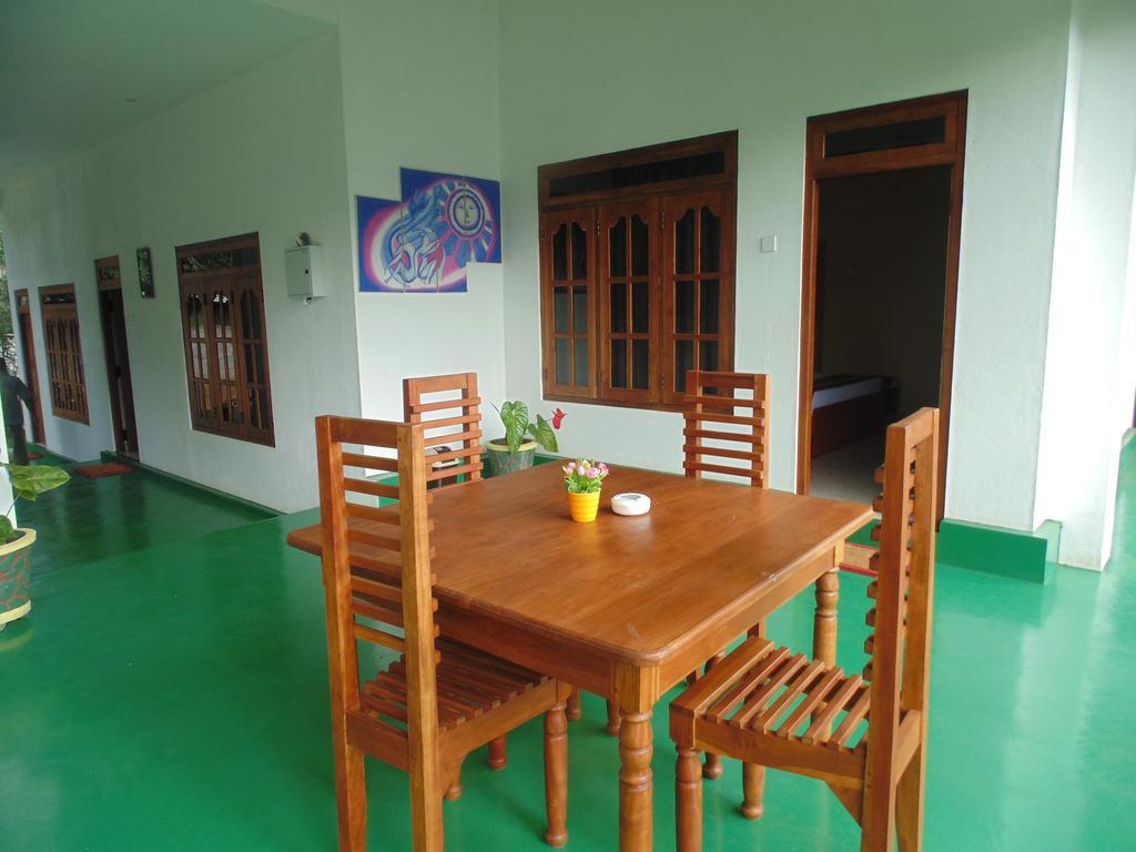 White Eagle Hotel Sigiriya Esterno foto