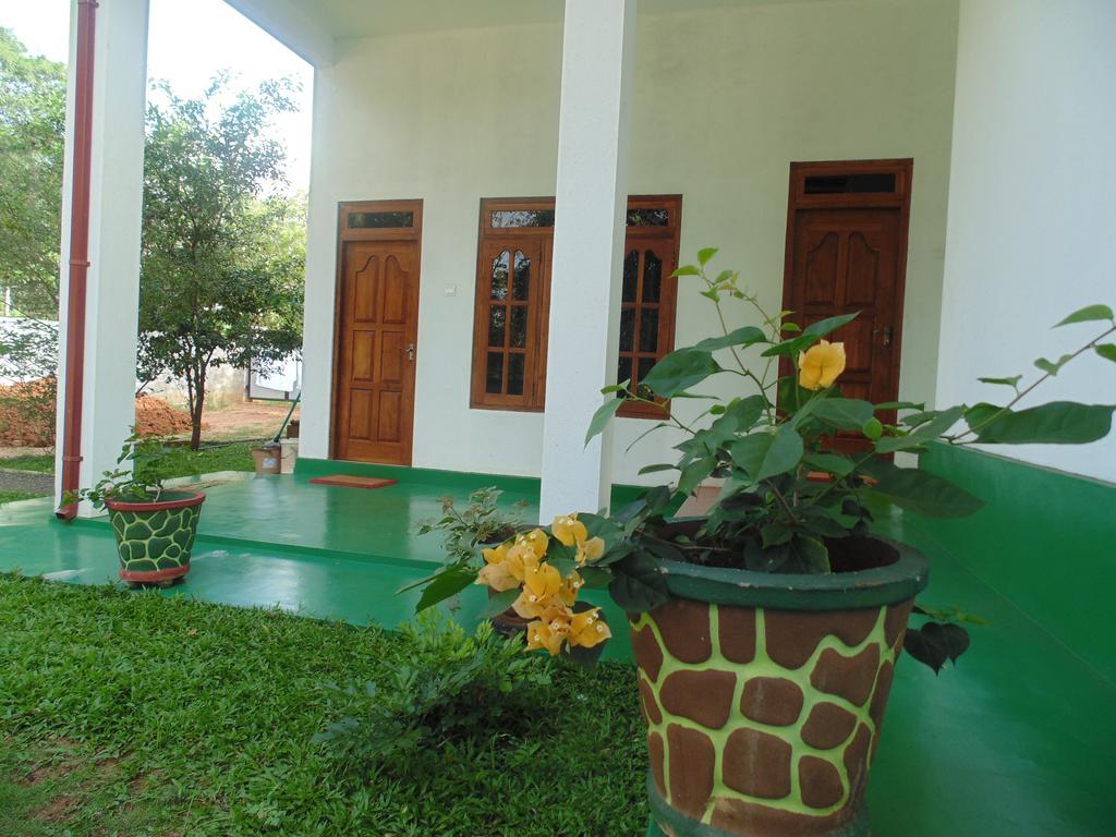 White Eagle Hotel Sigiriya Esterno foto