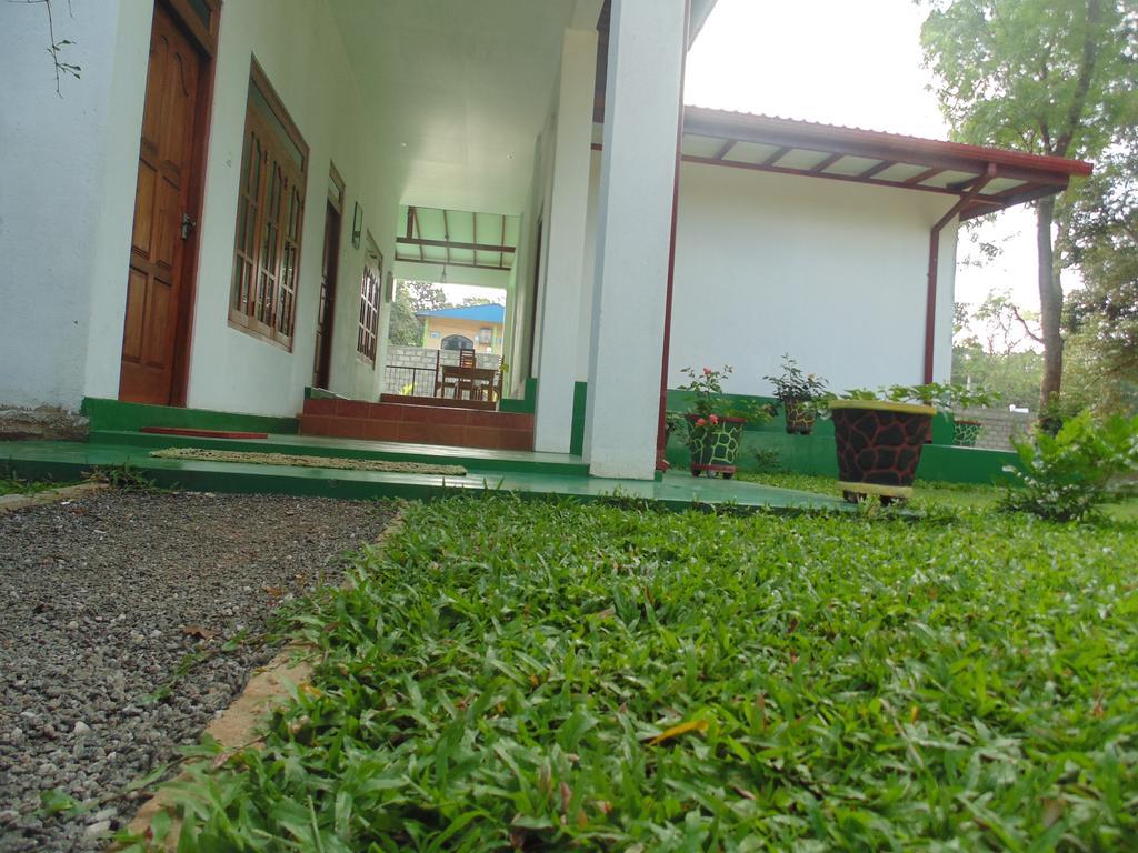 White Eagle Hotel Sigiriya Esterno foto